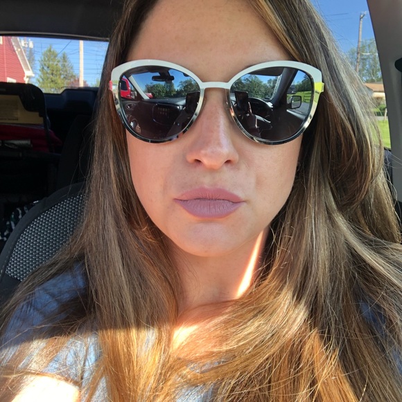 Nichole, Posh Ambassador & Posh Affiliate - Picture 5 of 6